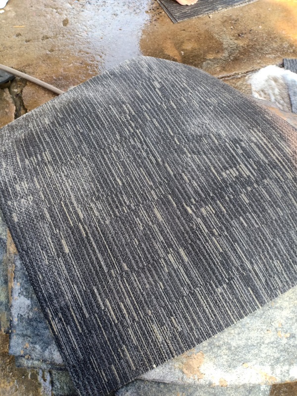 Thảm trải sàn cũ xả kho