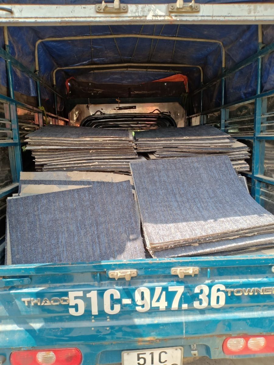 Thảm trải sàn cũ xả kho