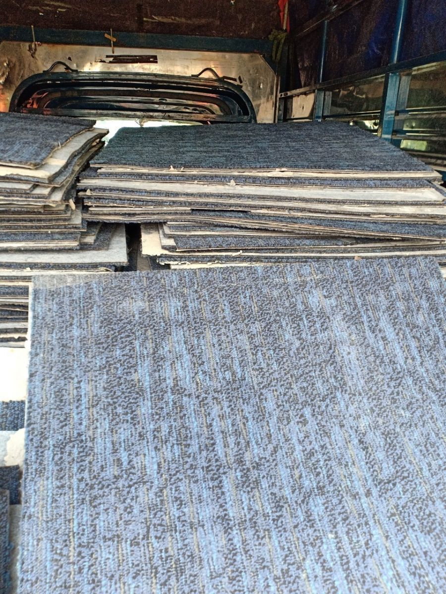 Thảm trải sàn cũ xả kho