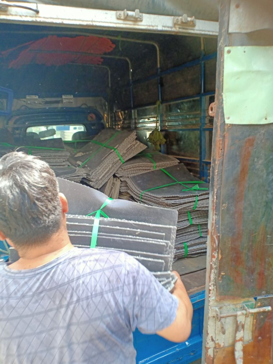 Thảm trải sàn cũ bida