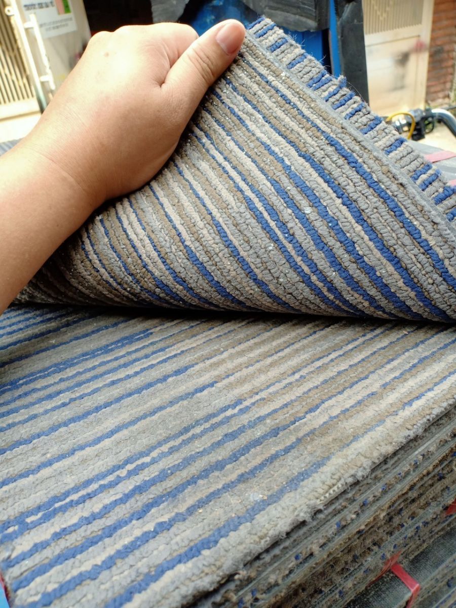Thảm trải sàn cũ bida