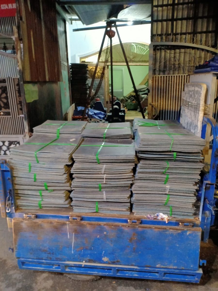 Thảm trải sàn cũ