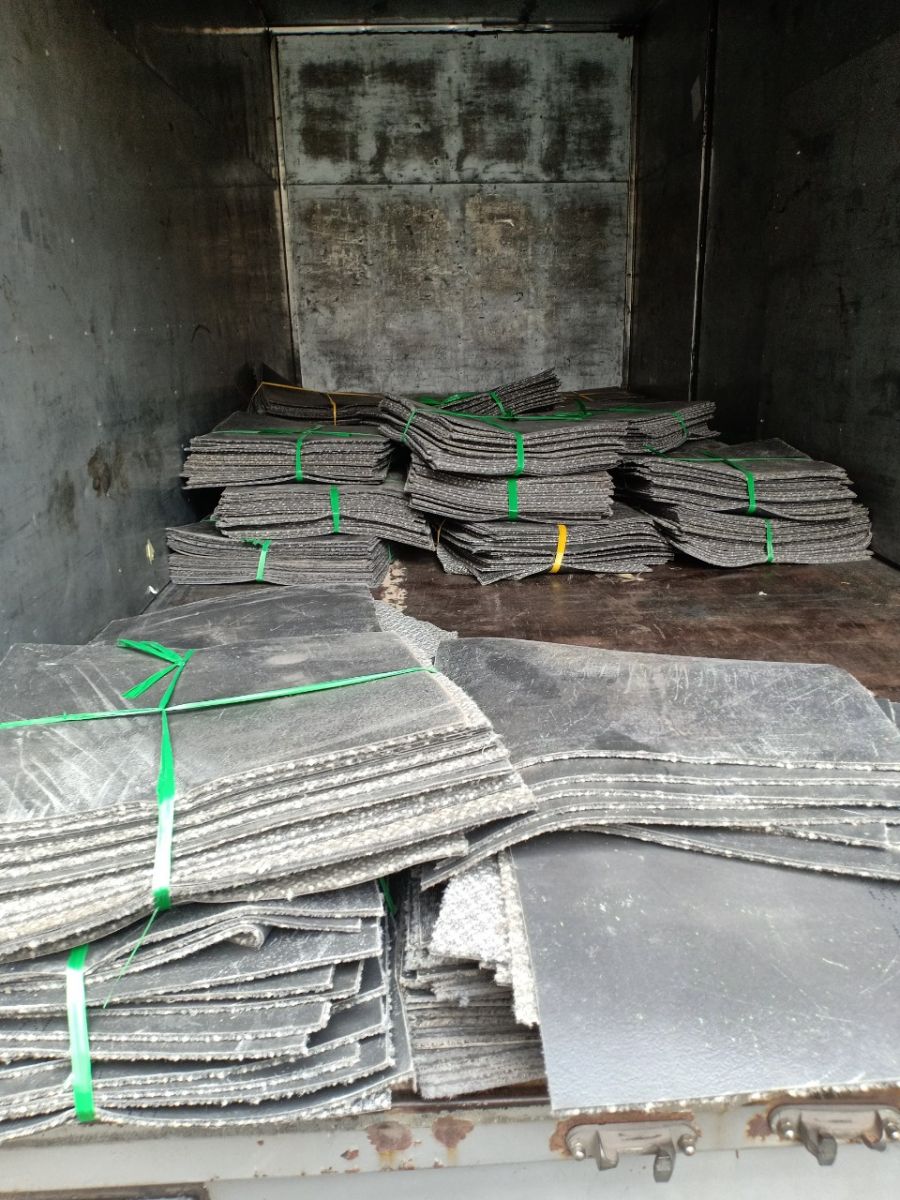 Kho thảm trải sàn cũ