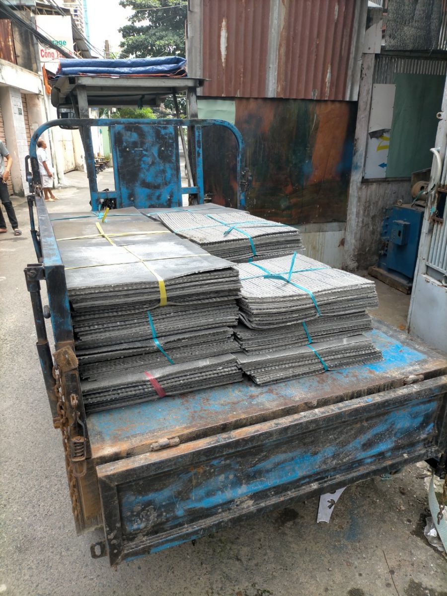 Kho thảm trải sàn cũ