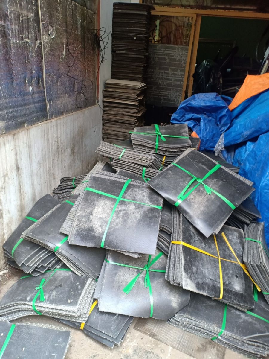 Kho thảm trải sàn cũ