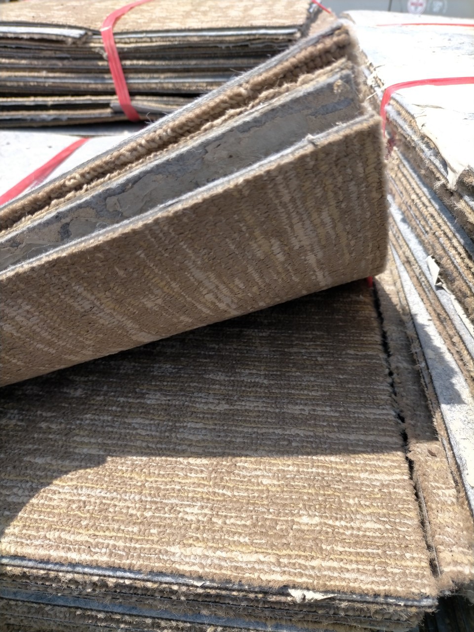 Kho thảm trải sàn cũ giá rẻ