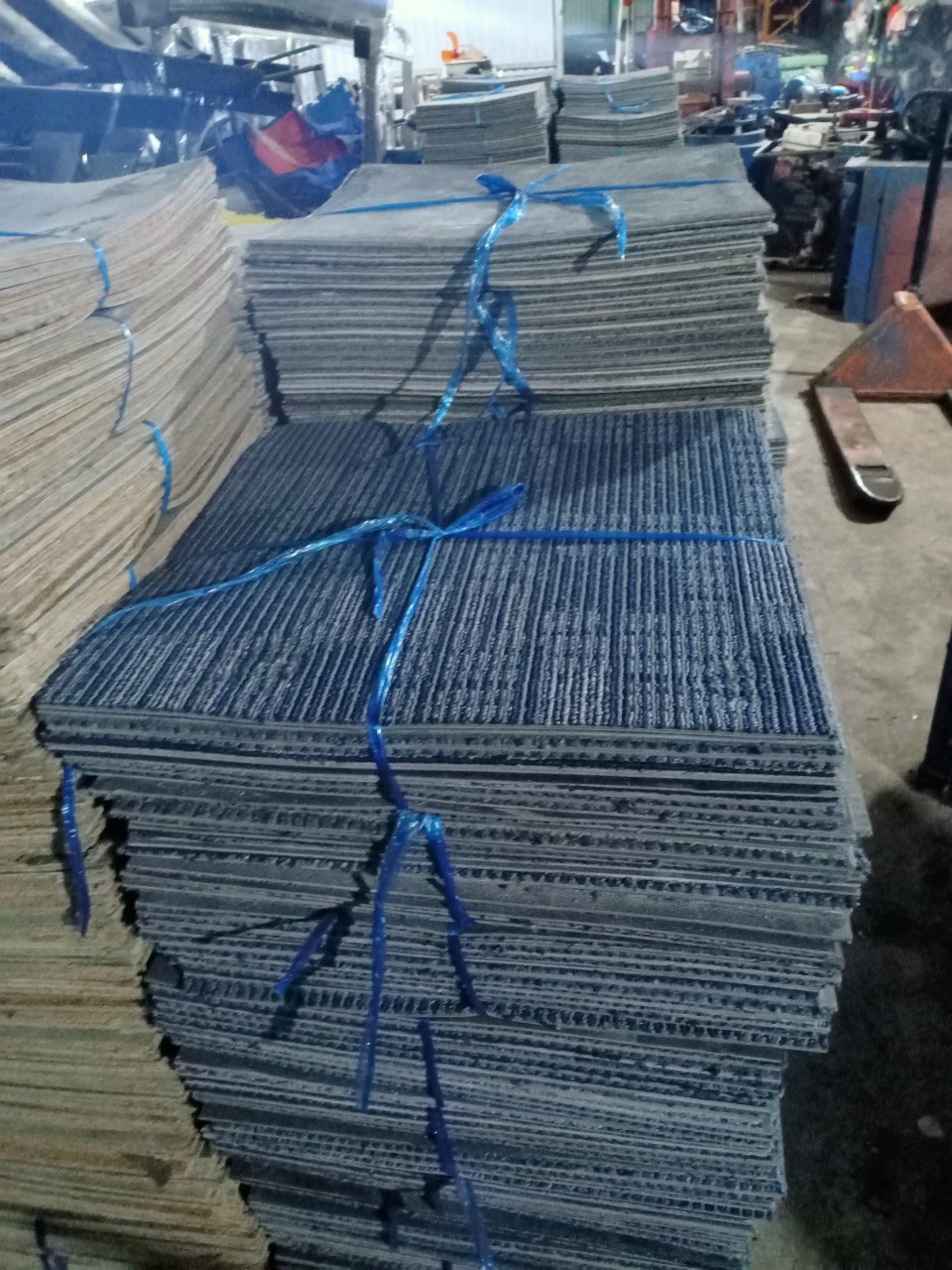 thảm cũ phòng gym thanh lý giá rẻ