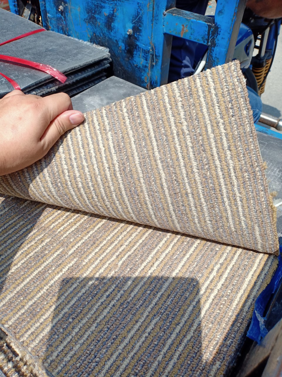 Thảm đế cao su cũ