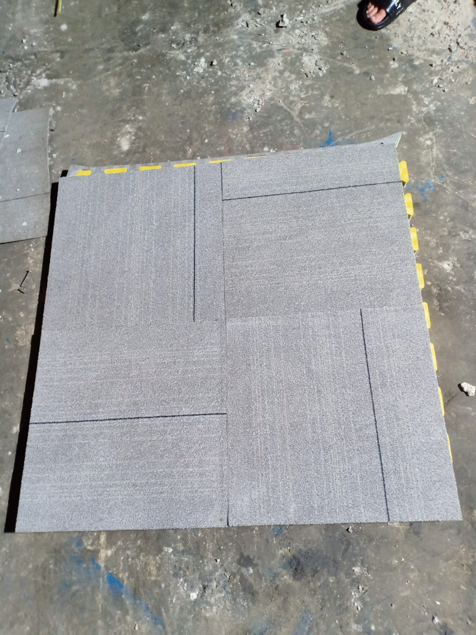 thảm đế cao su cũ thanh lý tại sài gòn 